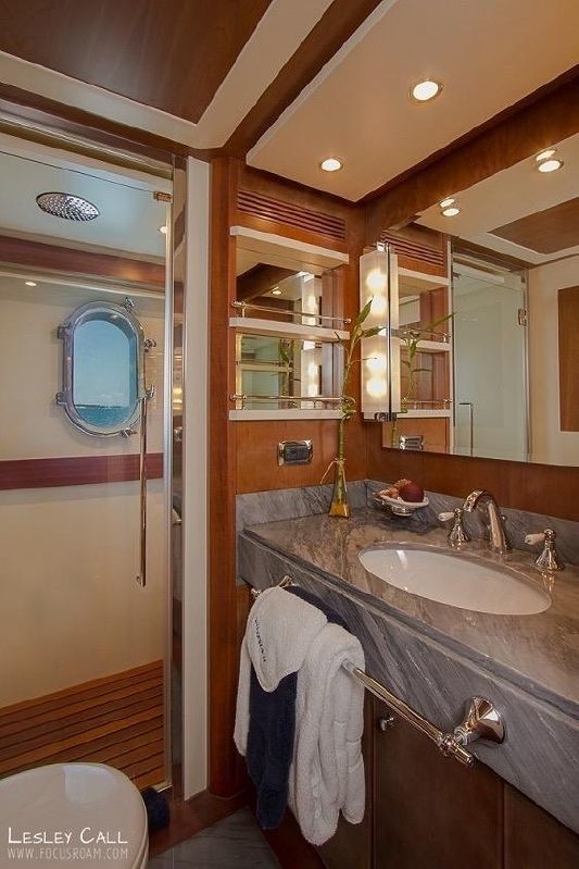 [32m-Yacht-ANTONIA-II]-10482-196.jpg
