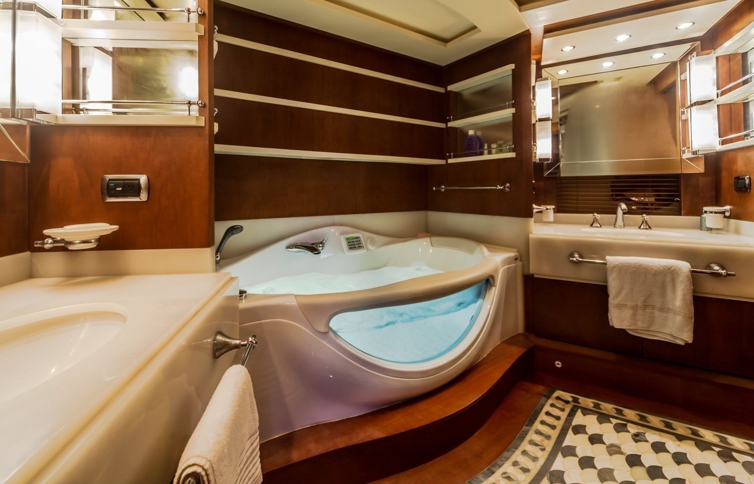 [32m-Yacht-ANTONIA-II]-10482-30.jpg