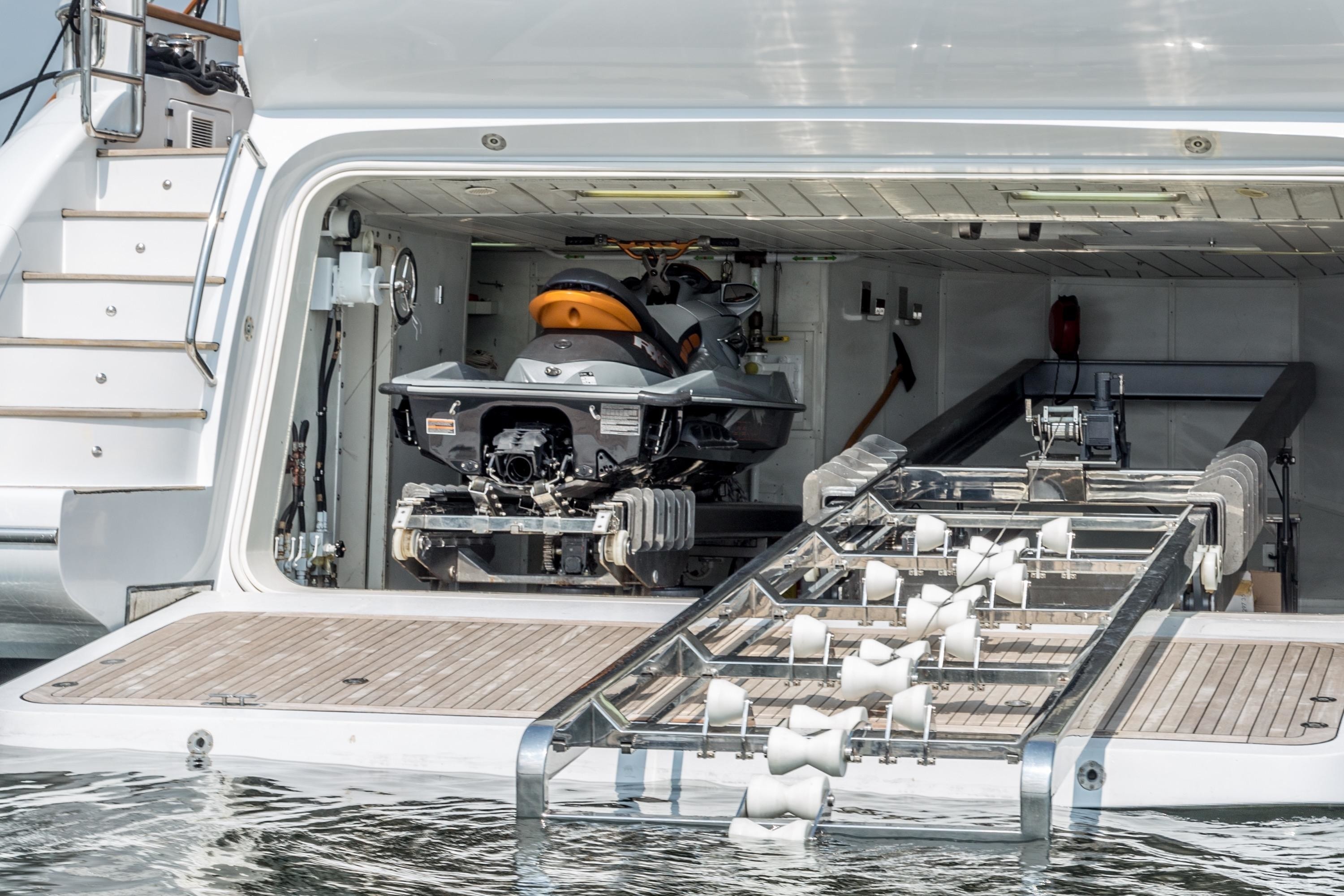 [32m-Yacht-ANTONIA-II]-10482-89.jpg