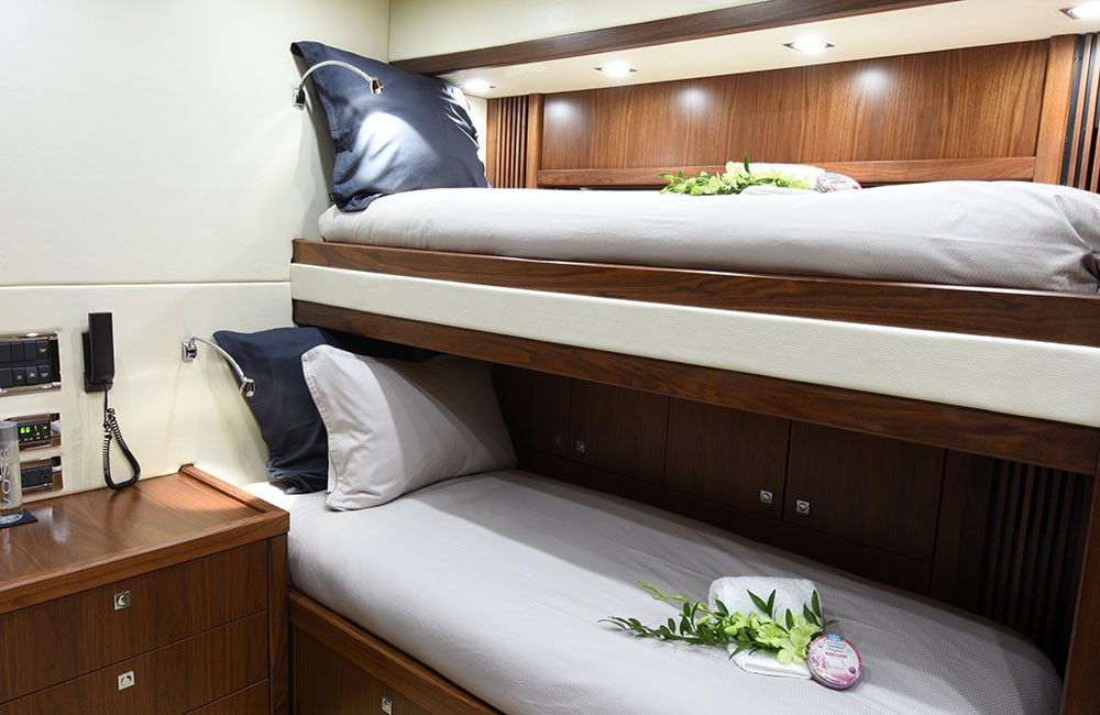 [32m-Yacht-DOUBLE-D]-10241-32.jpg