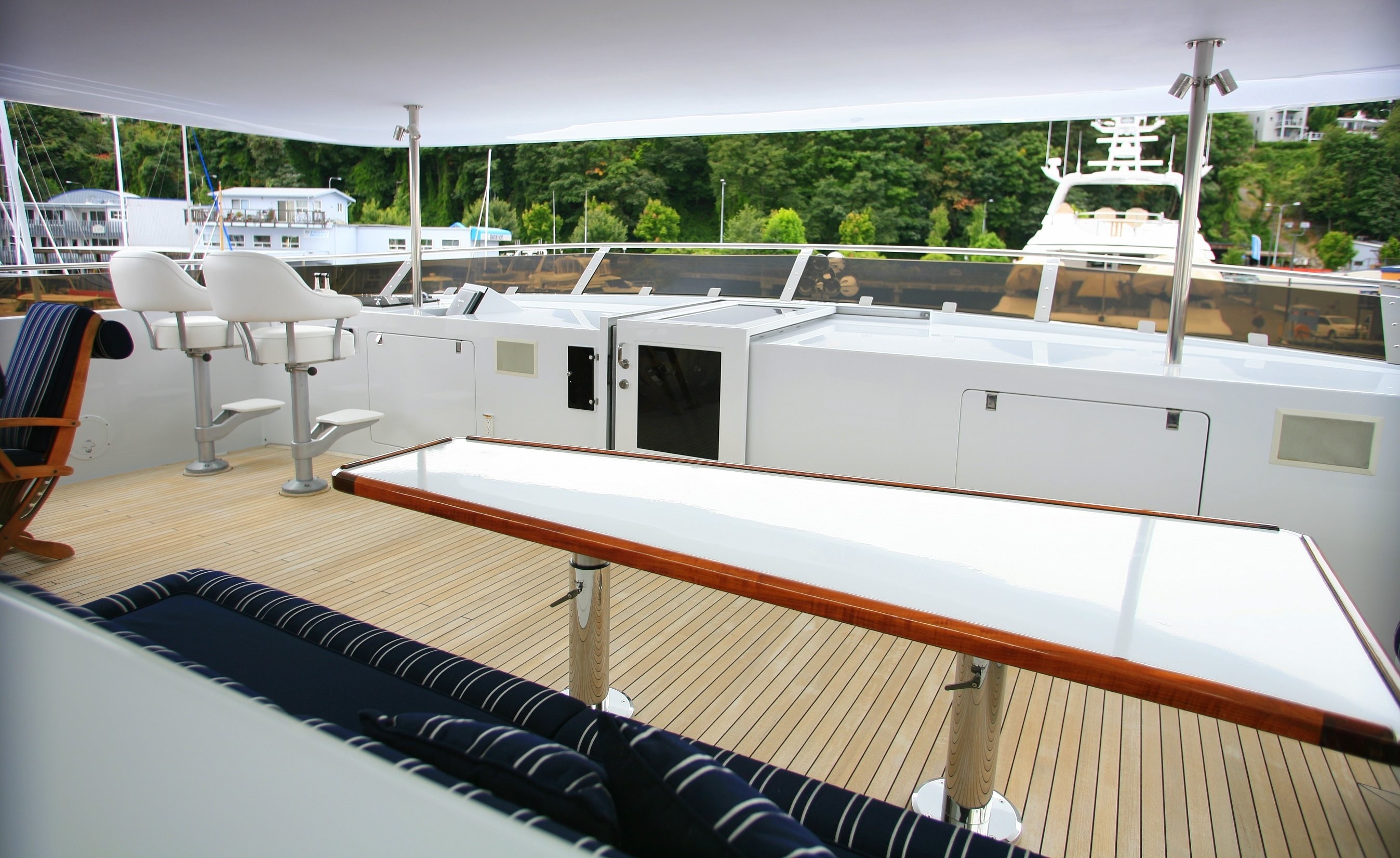 [32m-Yacht-REFLECTIONS]-10202-180.jpg