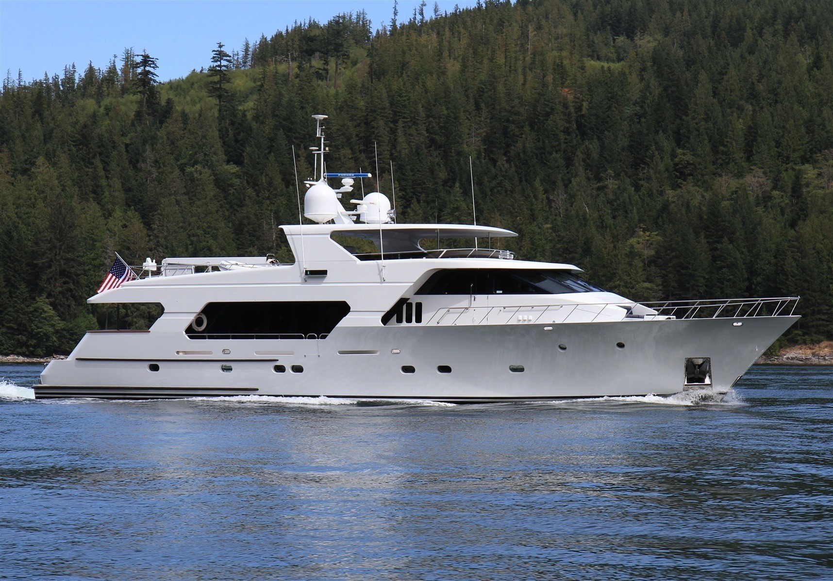[32m-Yacht-REFLECTIONS]-10202-21.jpg