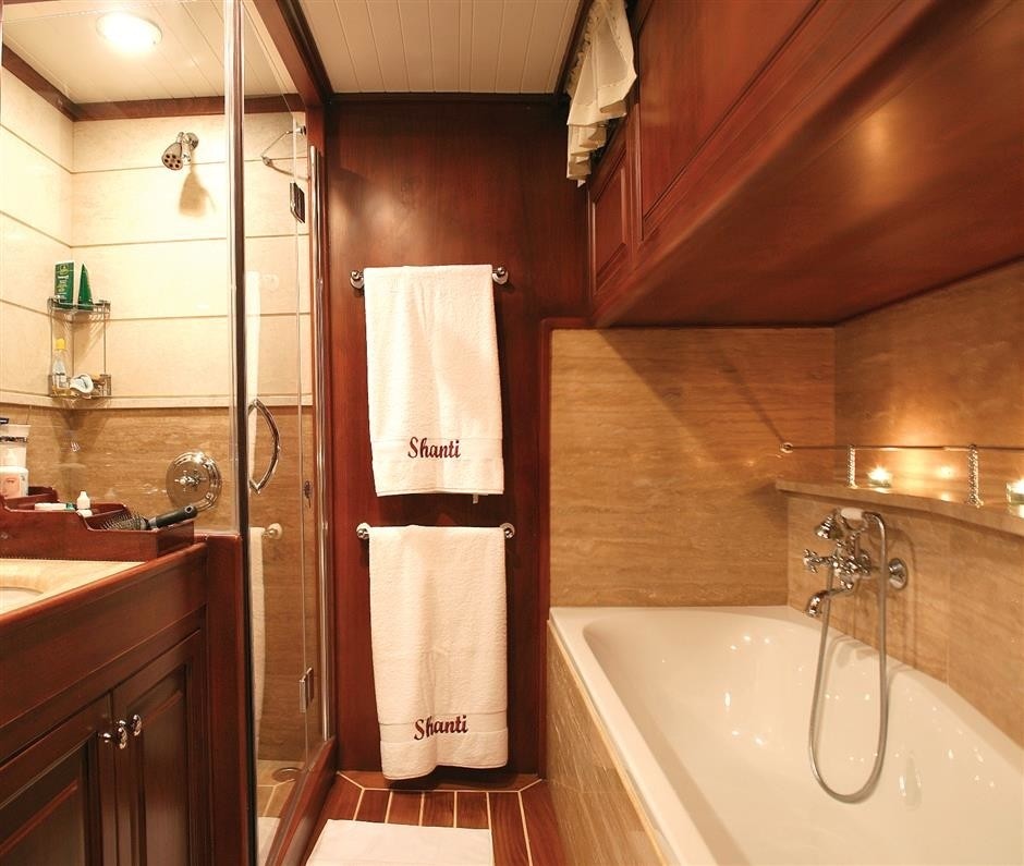 [33m-Yacht-SHANTI]-1760-19.jpg