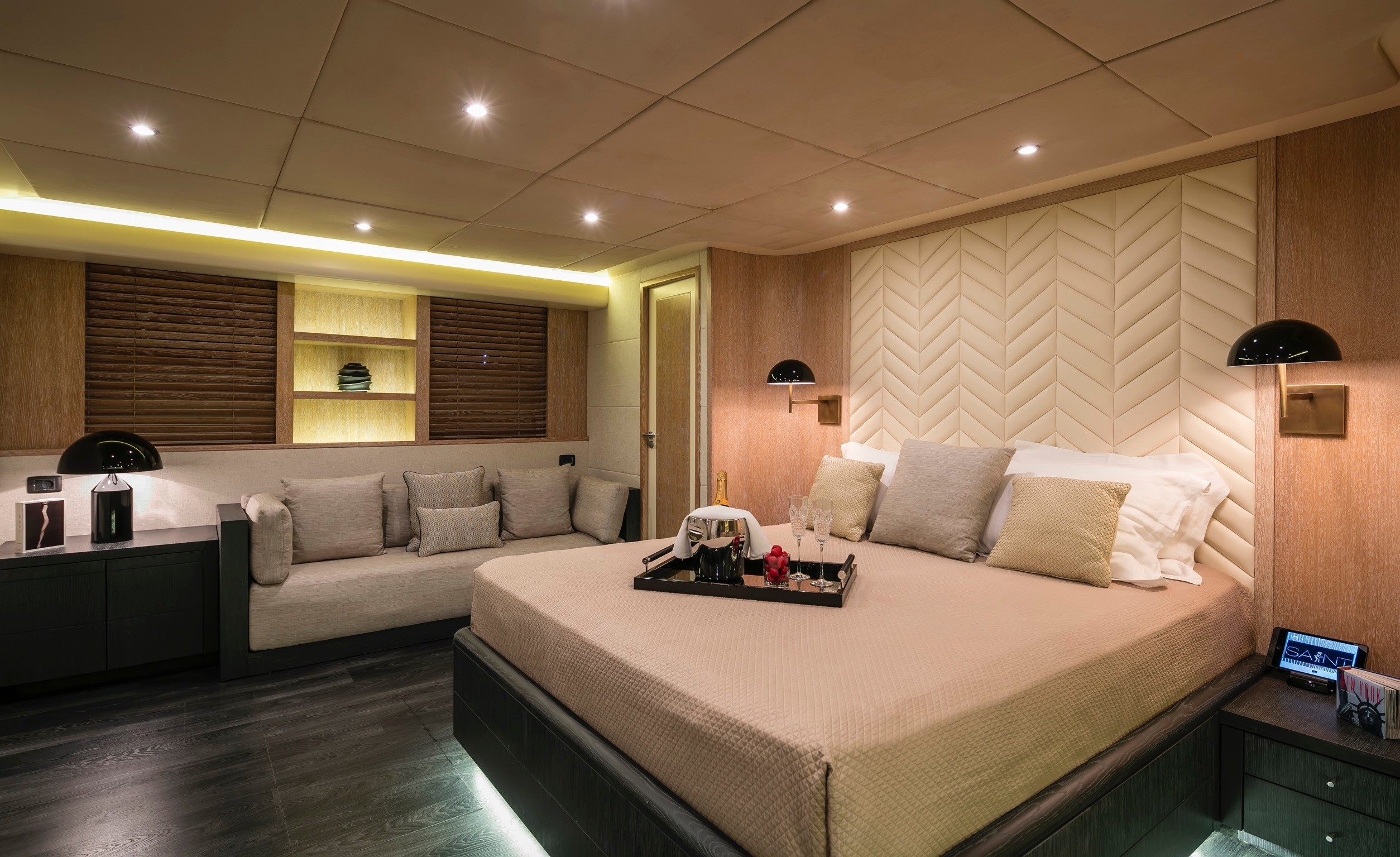 [34m-Yacht-SAINT]-1400-196.jpg