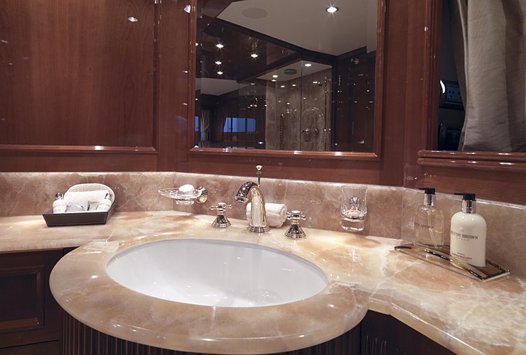 [35m-Yacht-ENCHANTRESS]-1272-173.jpg