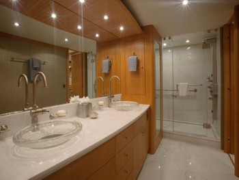 [35m-Yacht-LONG-AWEIGHTED]-1424-124.jpg