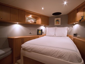 [35m-Yacht-LONG-AWEIGHTED]-1424-146.jpg