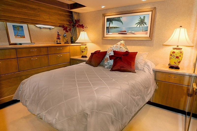 [36m-Yacht-LEGENDARY]-1515-116.jpg