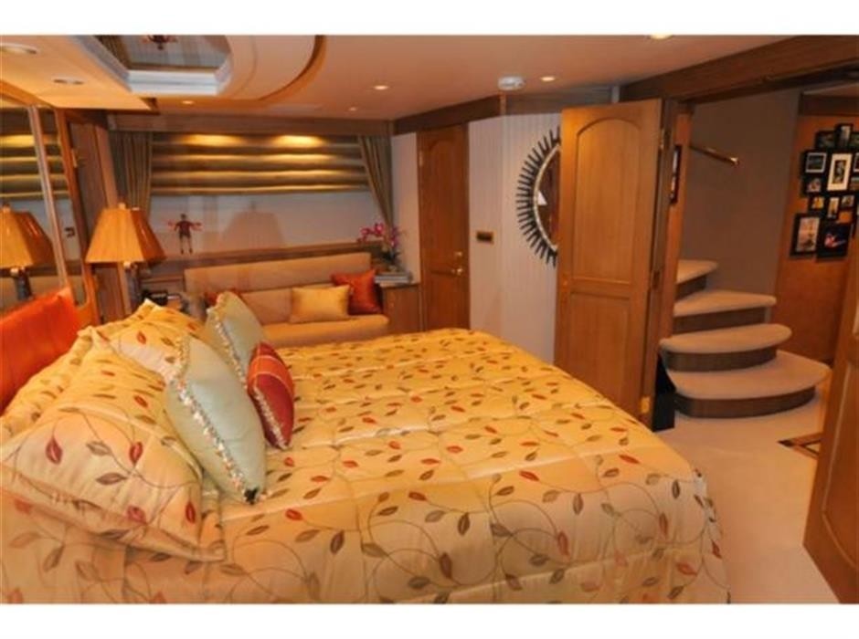 [36m-Yacht-LEGENDARY]-1515-177.jpg
