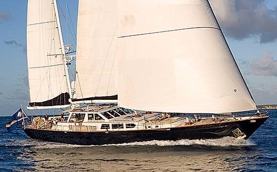 [37m-Yacht-AXIA]-1574-15.jpg