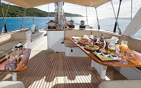 [37m-Yacht-AXIA]-1574-76.jpg