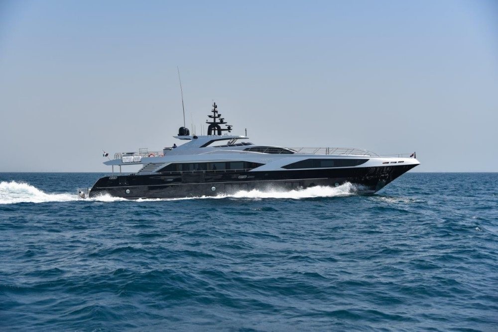 [37m-Yacht-GHOST-II]-10327-111.jpg