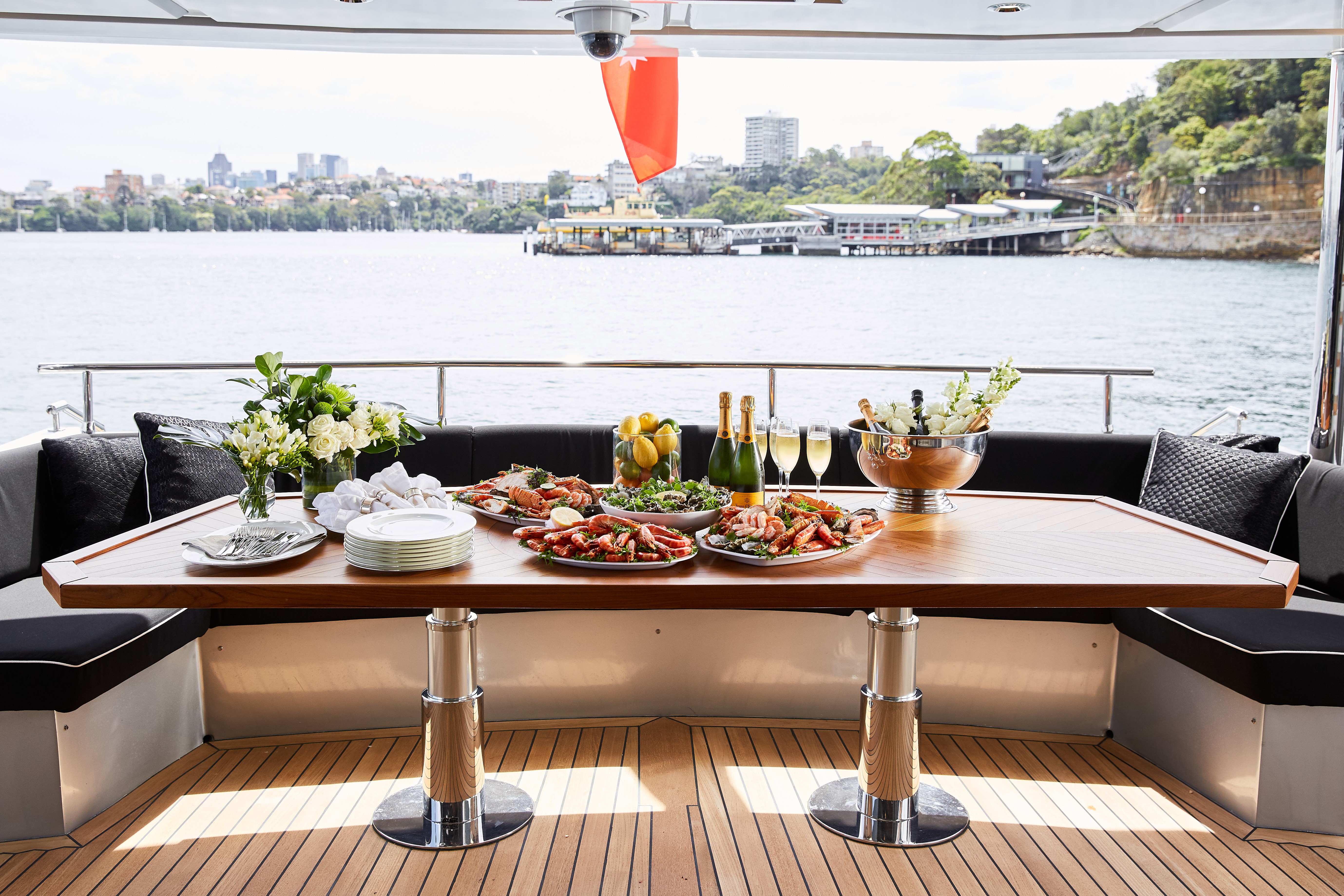 [37m-Yacht-GHOST-II]-10327-163.jpg