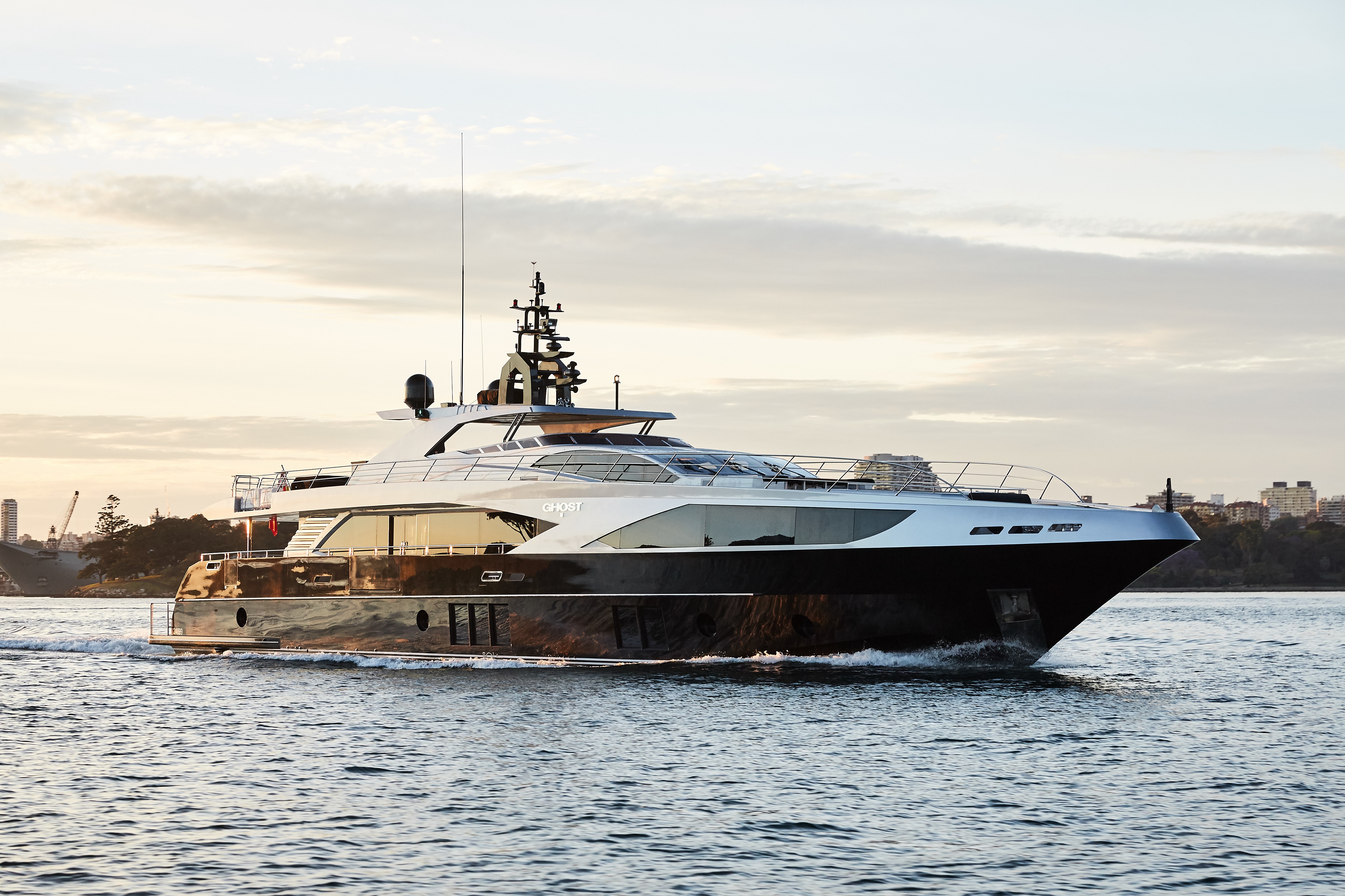 [37m-Yacht-GHOST-II]-10327-89.jpg