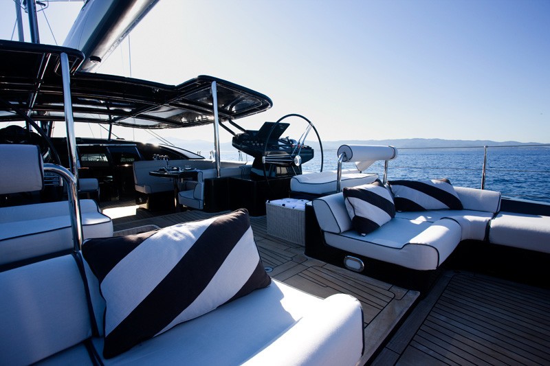 [37m-Yacht-MOONBIRD]-1107-204.jpg