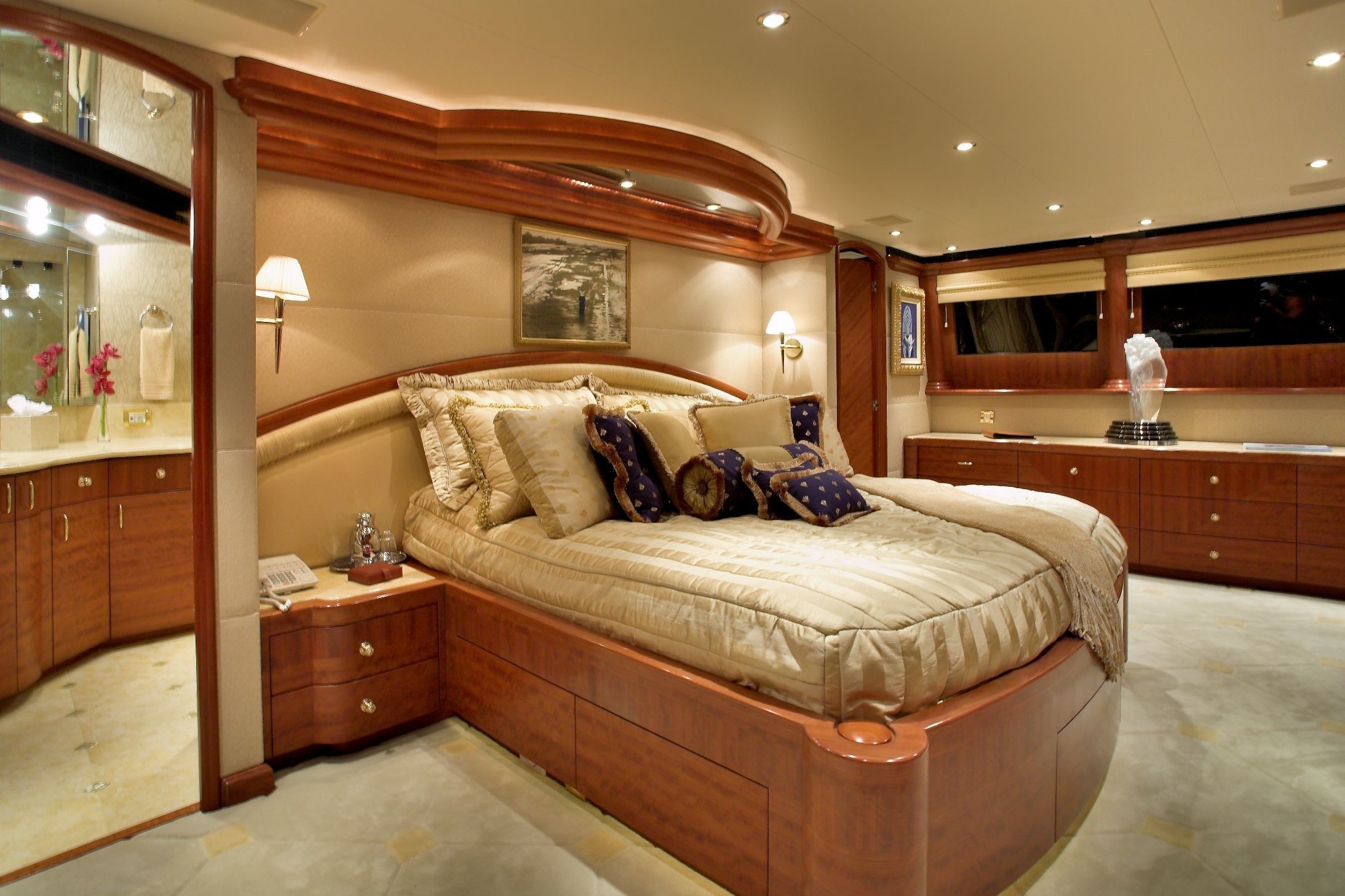 [38m-Yacht-NAMOH]-1483-161.jpg