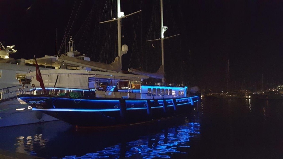 [39m-Yacht-SEA-DREAM]-10014-128.jpg
