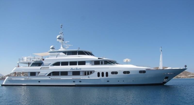 [40m-Yacht-KERI-LEE-III]-1019-157.jpg