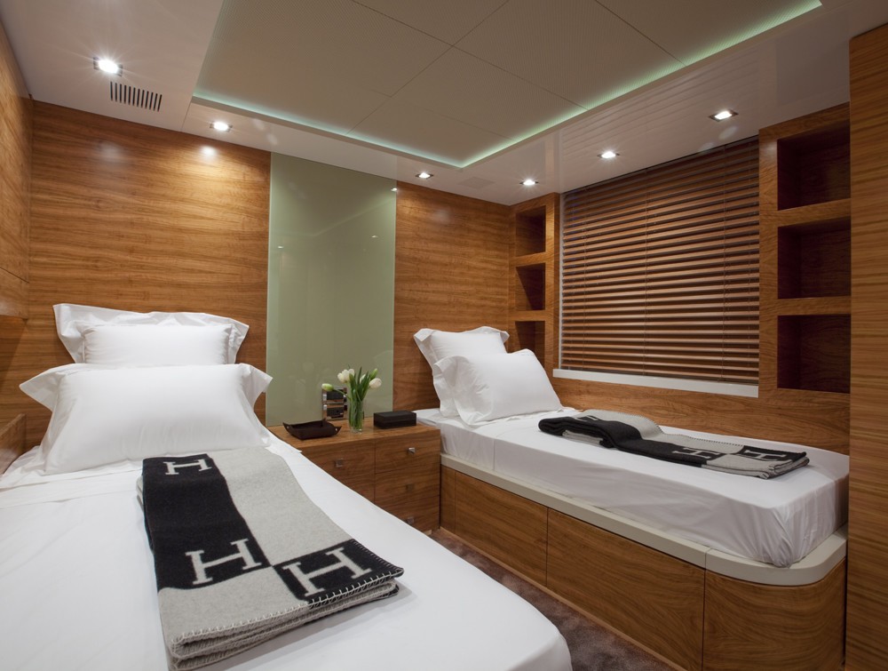 [40m-Yacht-SIERRA-ROMEO]-1228-27.jpg