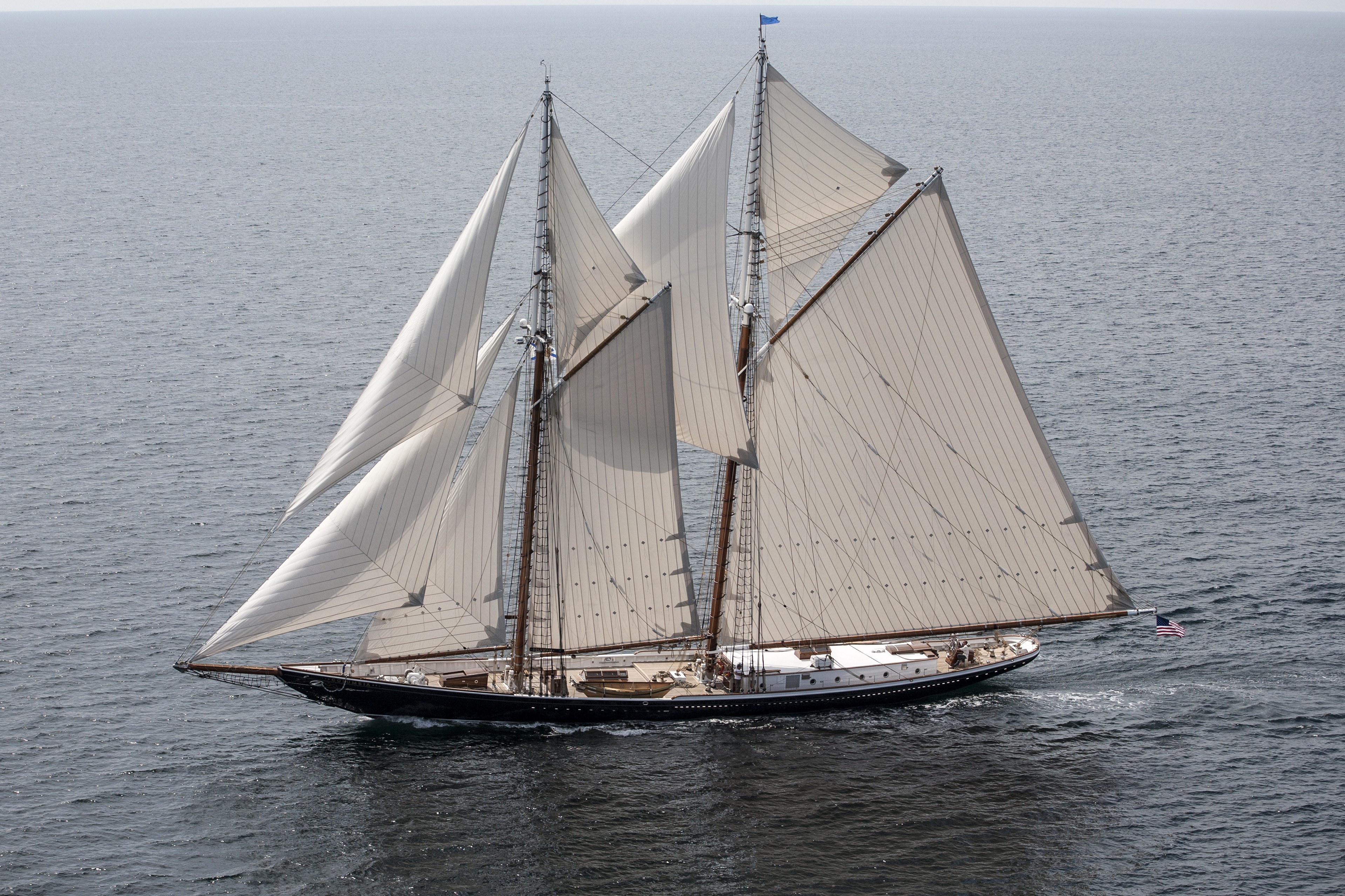 [42m-Yacht-COLUMBIA]-10291-21.jpg