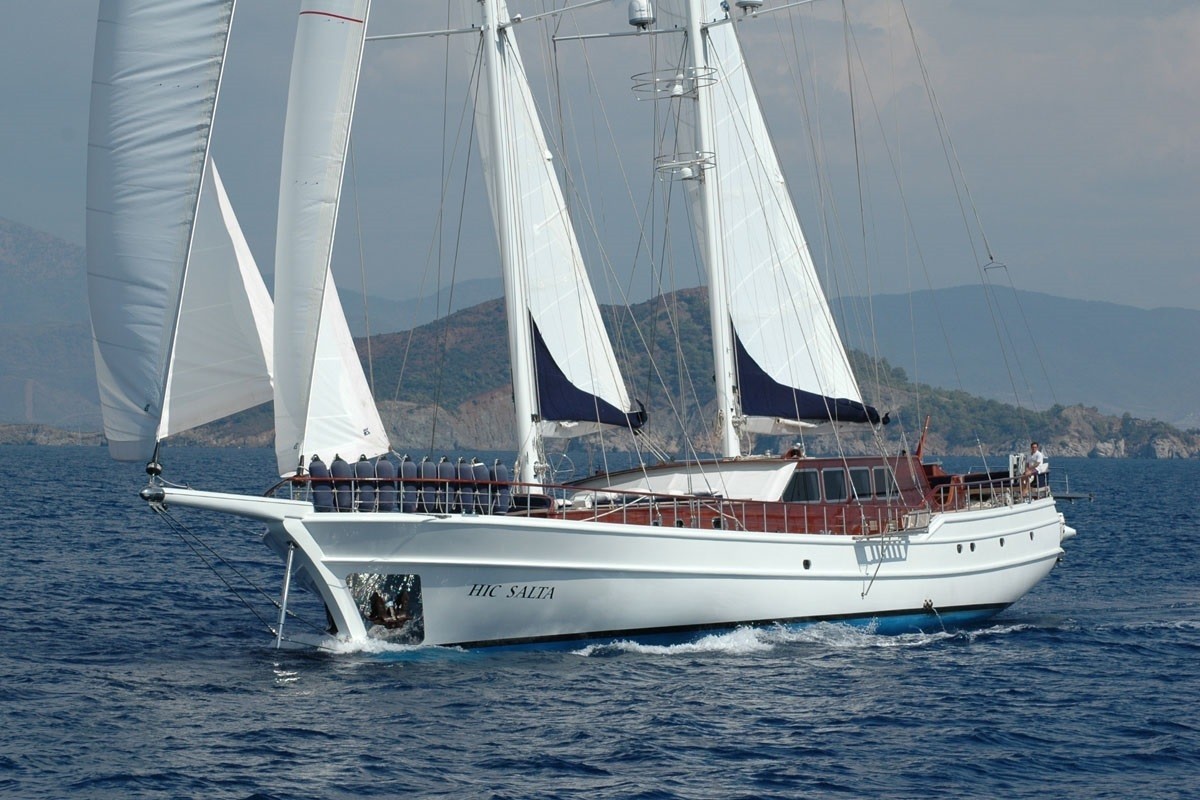 [42m-Yacht-HIC-SALTA]-1158-158.jpg