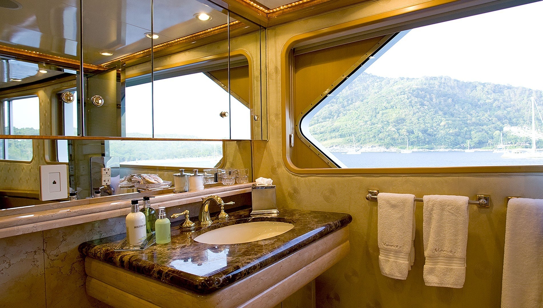 [42m-Yacht-MAVERICK-II]-1235-115.jpg
