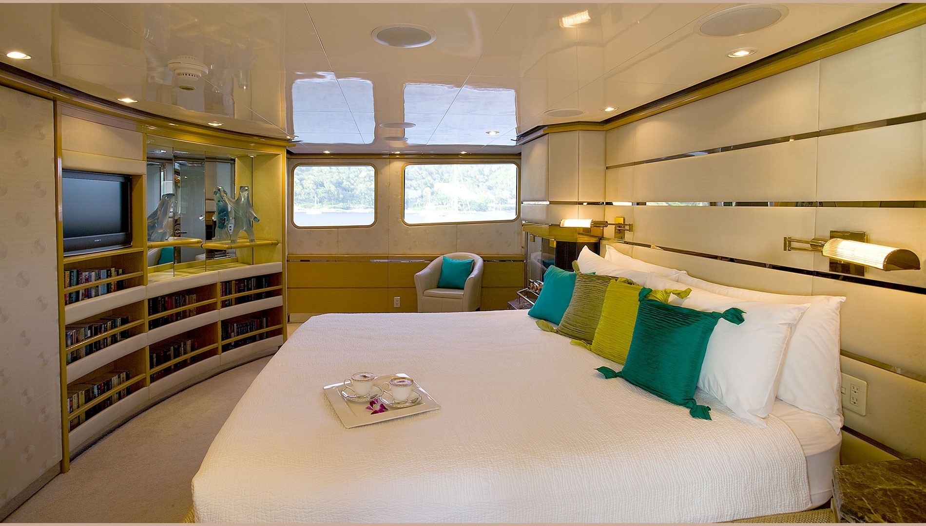 [42m-Yacht-MAVERICK-II]-1235-209.jpg