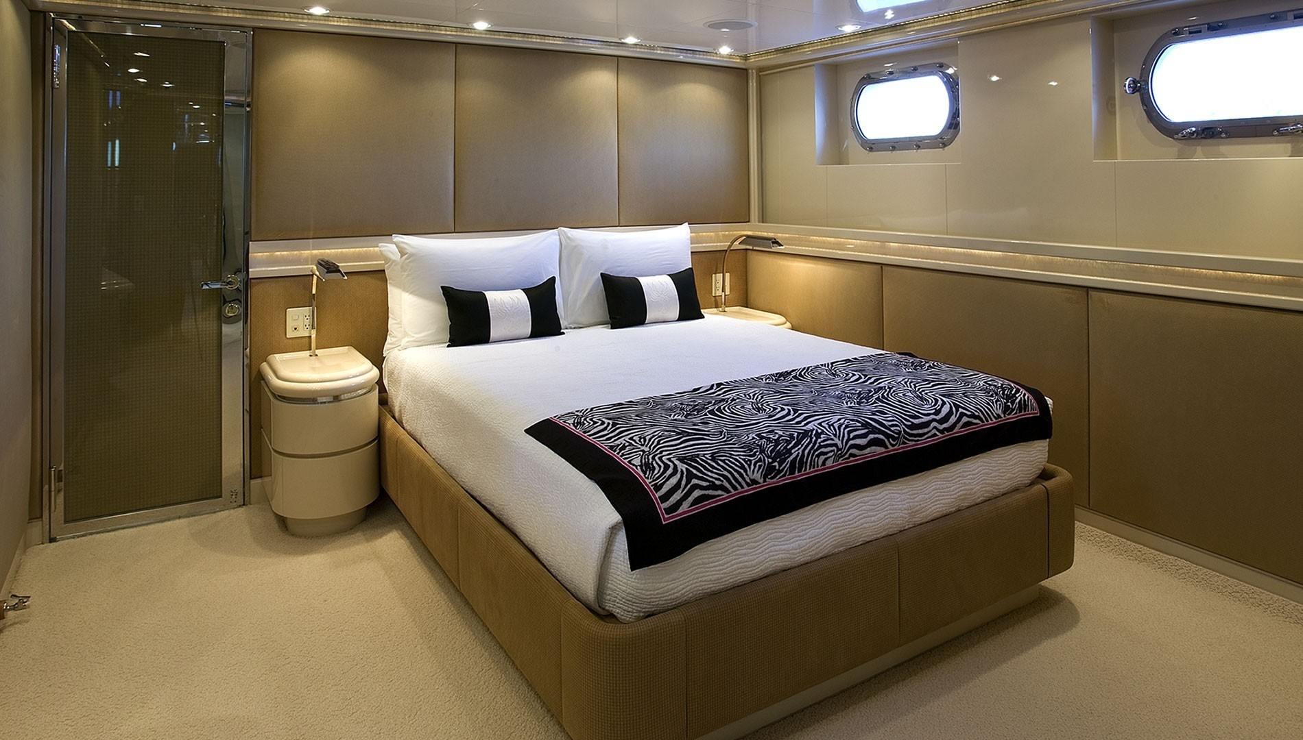 [42m-Yacht-MAVERICK-II]-1235-60.jpg