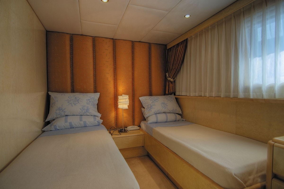 [43m-Yacht-CD-TWO]-11772-157.jpg