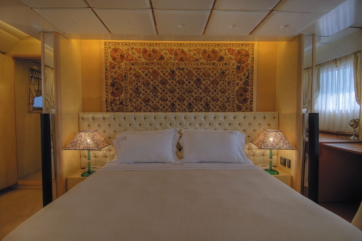 [43m-Yacht-CD-TWO]-11772-93.jpg