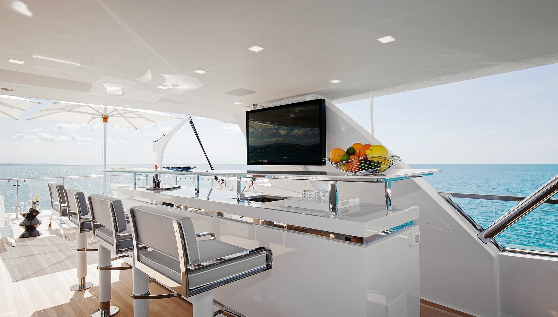 [43m-Yacht-H]-11636-111.jpg