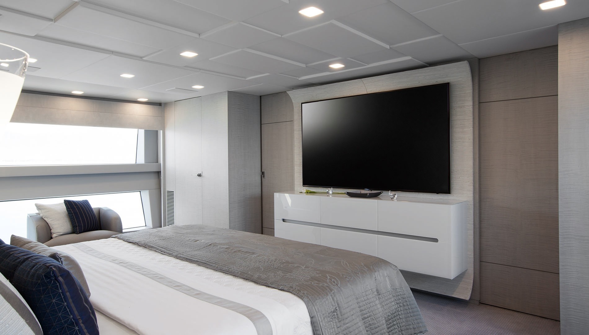 [43m-Yacht-H]-11636-12.jpg