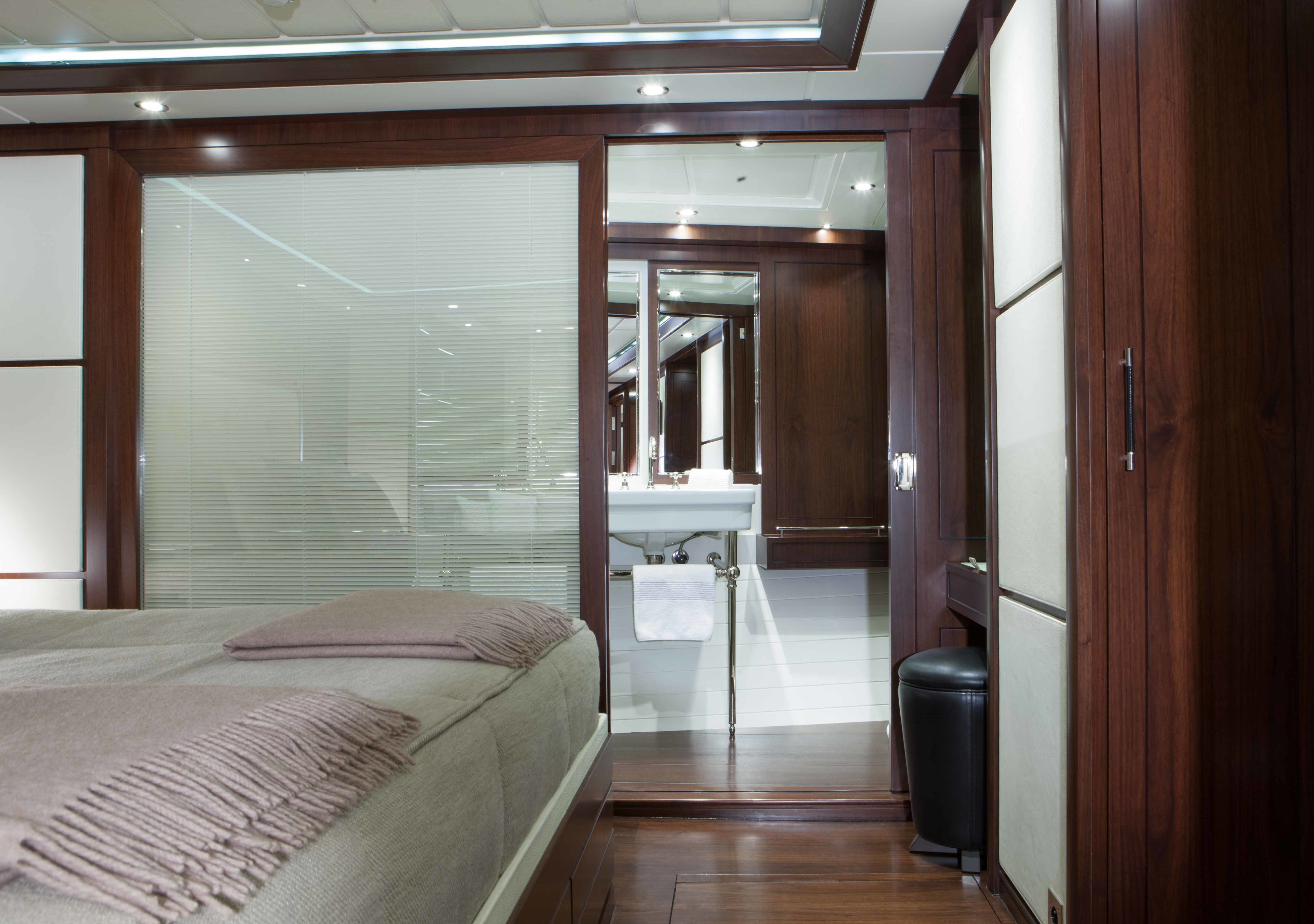 [43m-Yacht-ICE-LADY]-10076-162.jpg