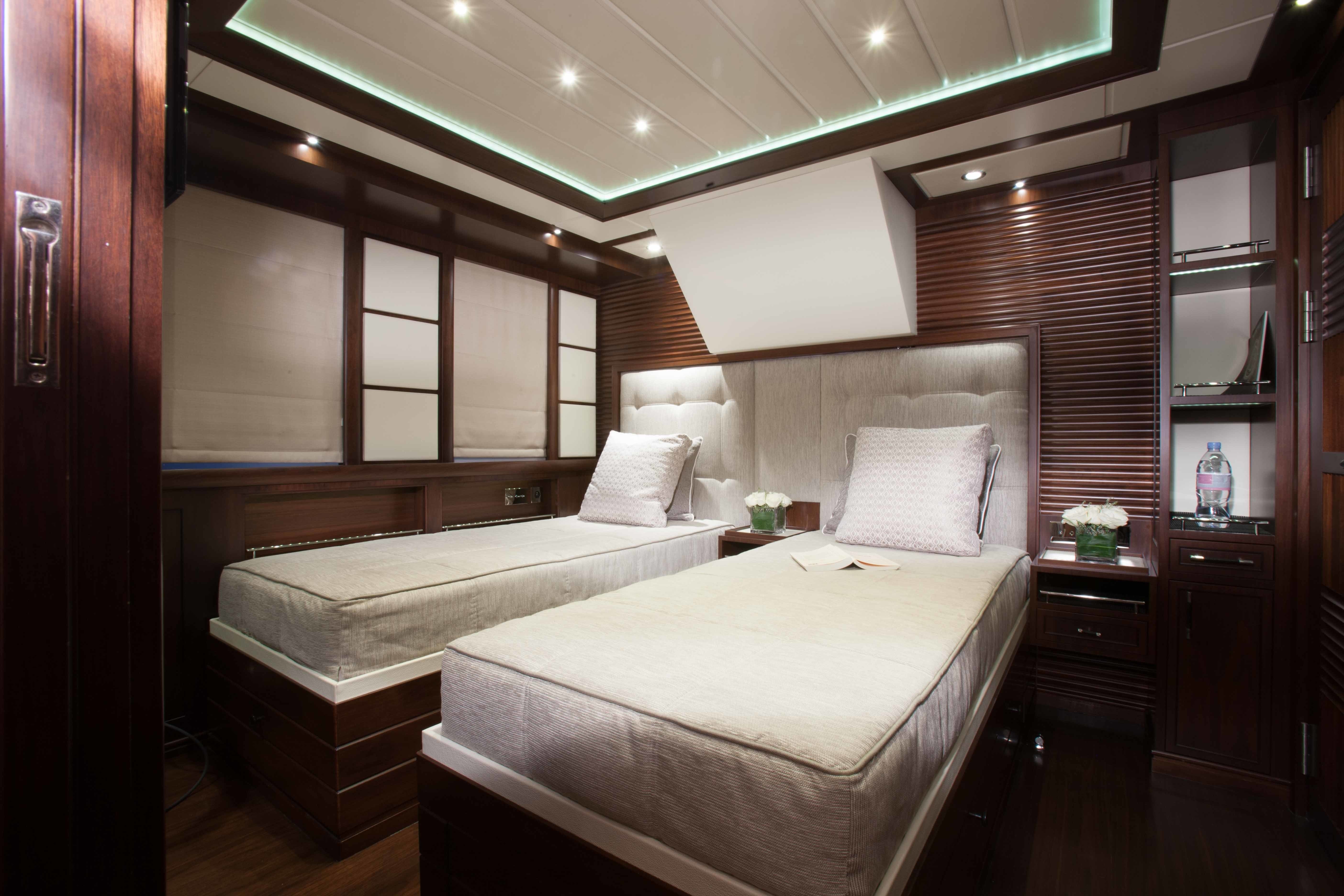 [43m-Yacht-ICE-LADY]-10076-56.jpg