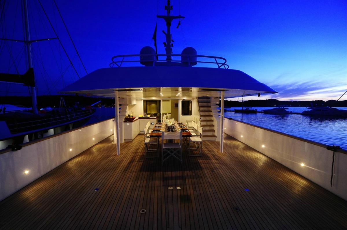 [44m-Yacht-BERZINC]-1482-168.jpg