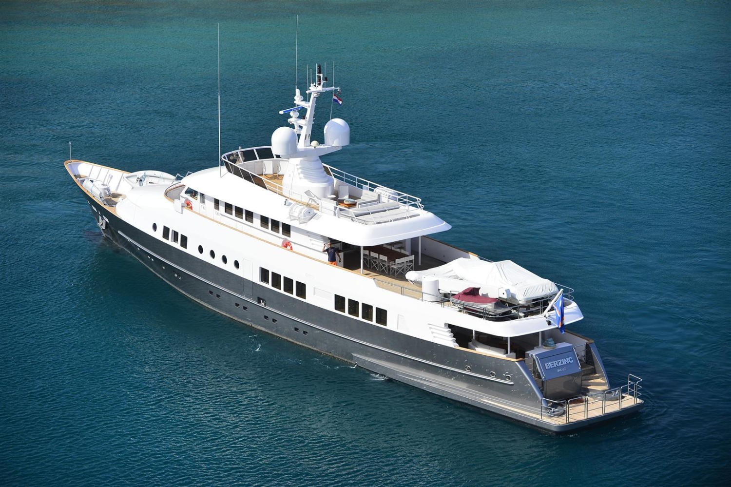 [44m-Yacht-BERZINC]-1482-26.jpg