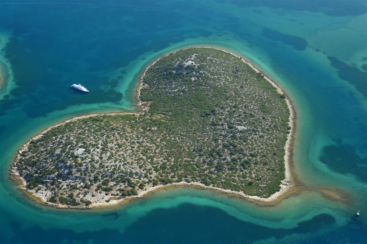 [44m-Yacht-BERZINC]-1482-49.jpg