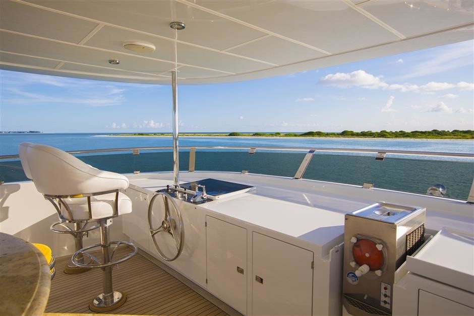[44m-Yacht-I-LOVE-THIS-BOAT]-1448-150.jpg