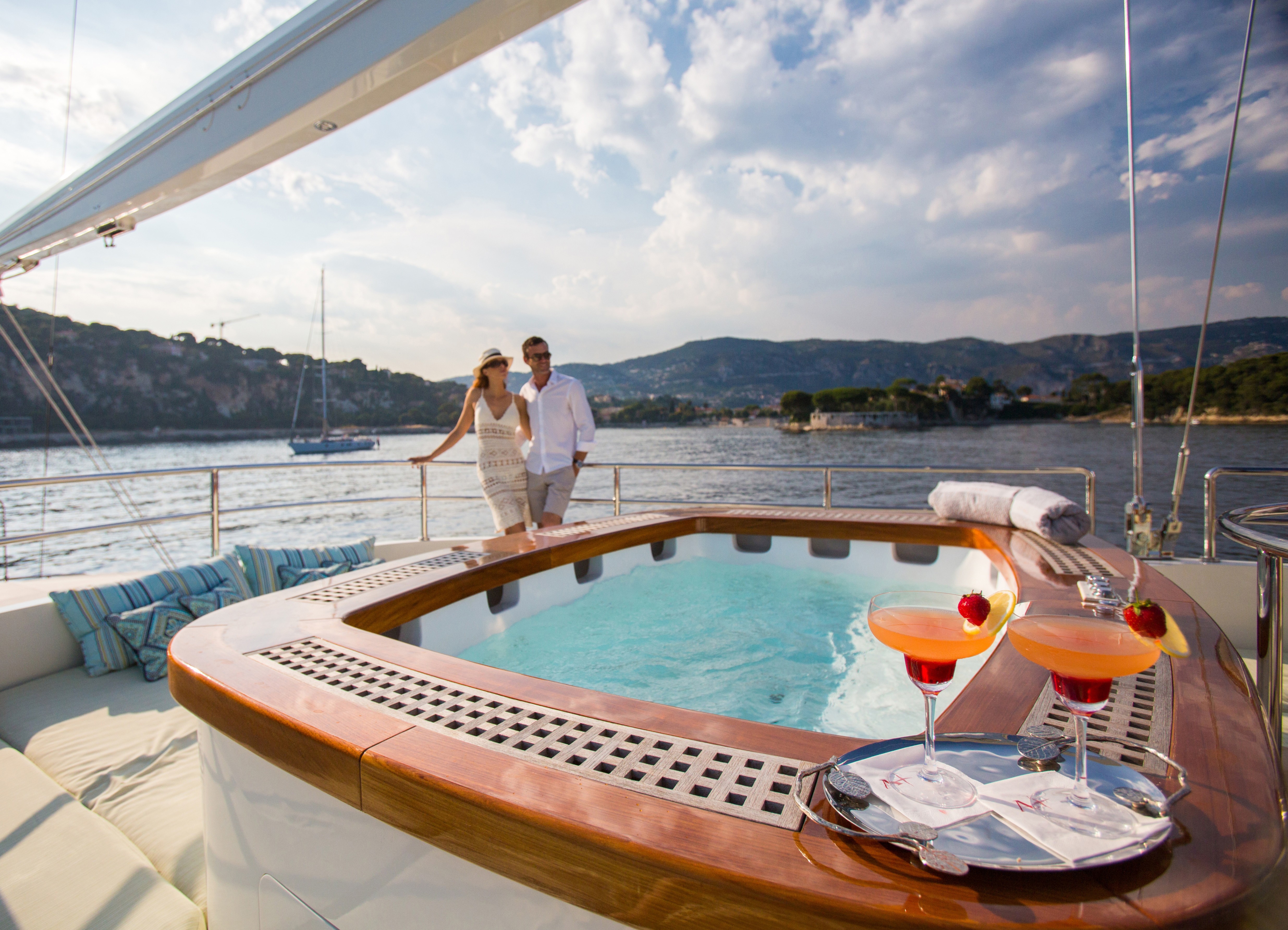 [46m-Yacht-ANTARA]-1338-198.jpg