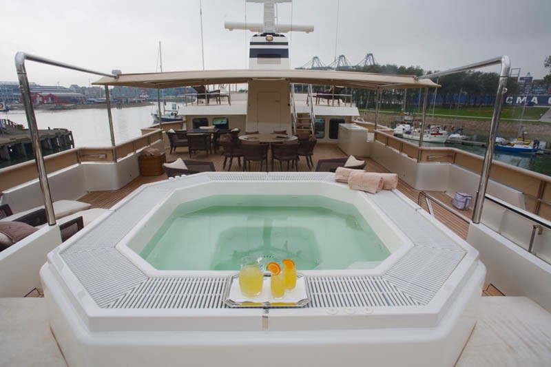 [46m-Yacht-PIONEER]-1360-111.jpg
