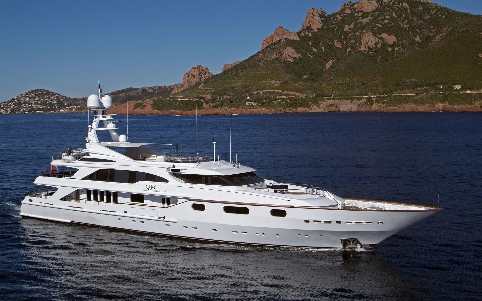 [49m-Yacht-QM-OF-LONDON]-1195-175.jpg