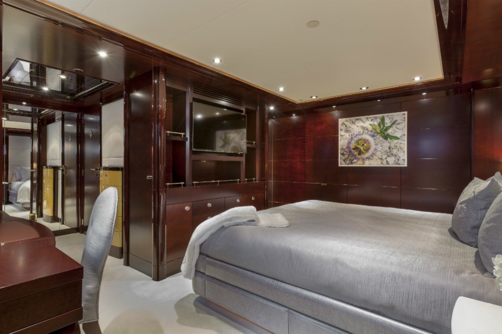 [49m-Yacht-TRENDING]-10486-101.jpg