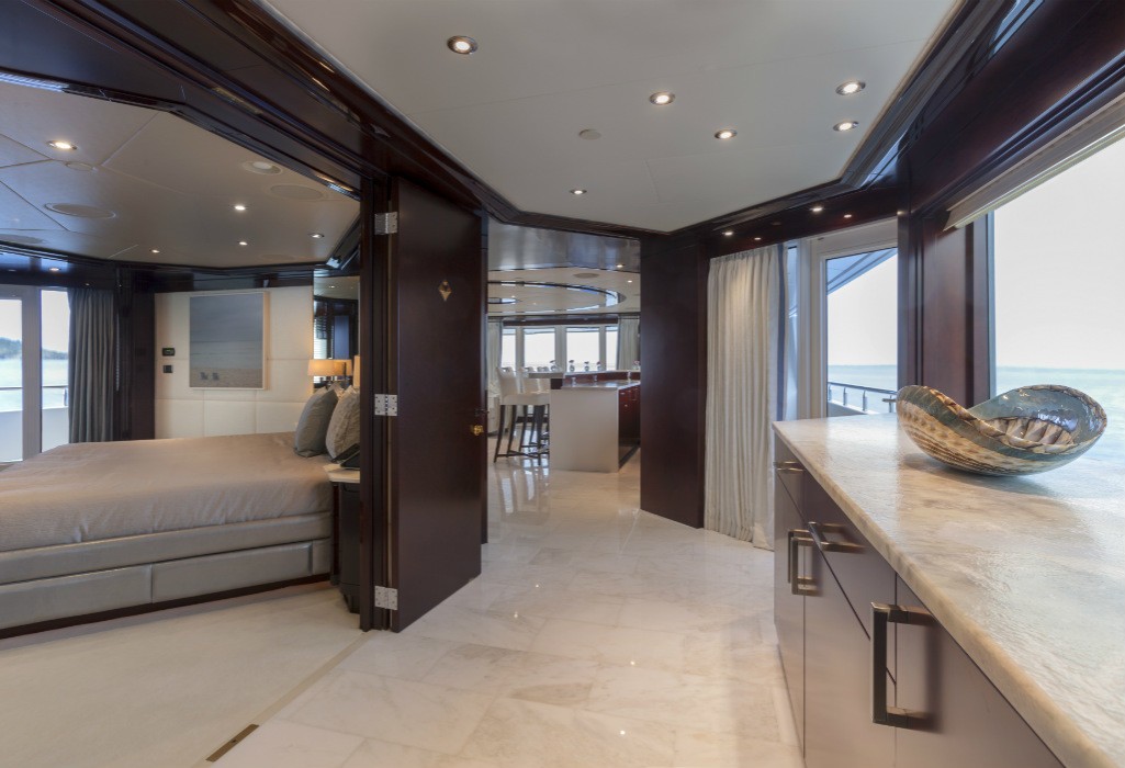 [49m-Yacht-TRENDING]-10486-177.jpg