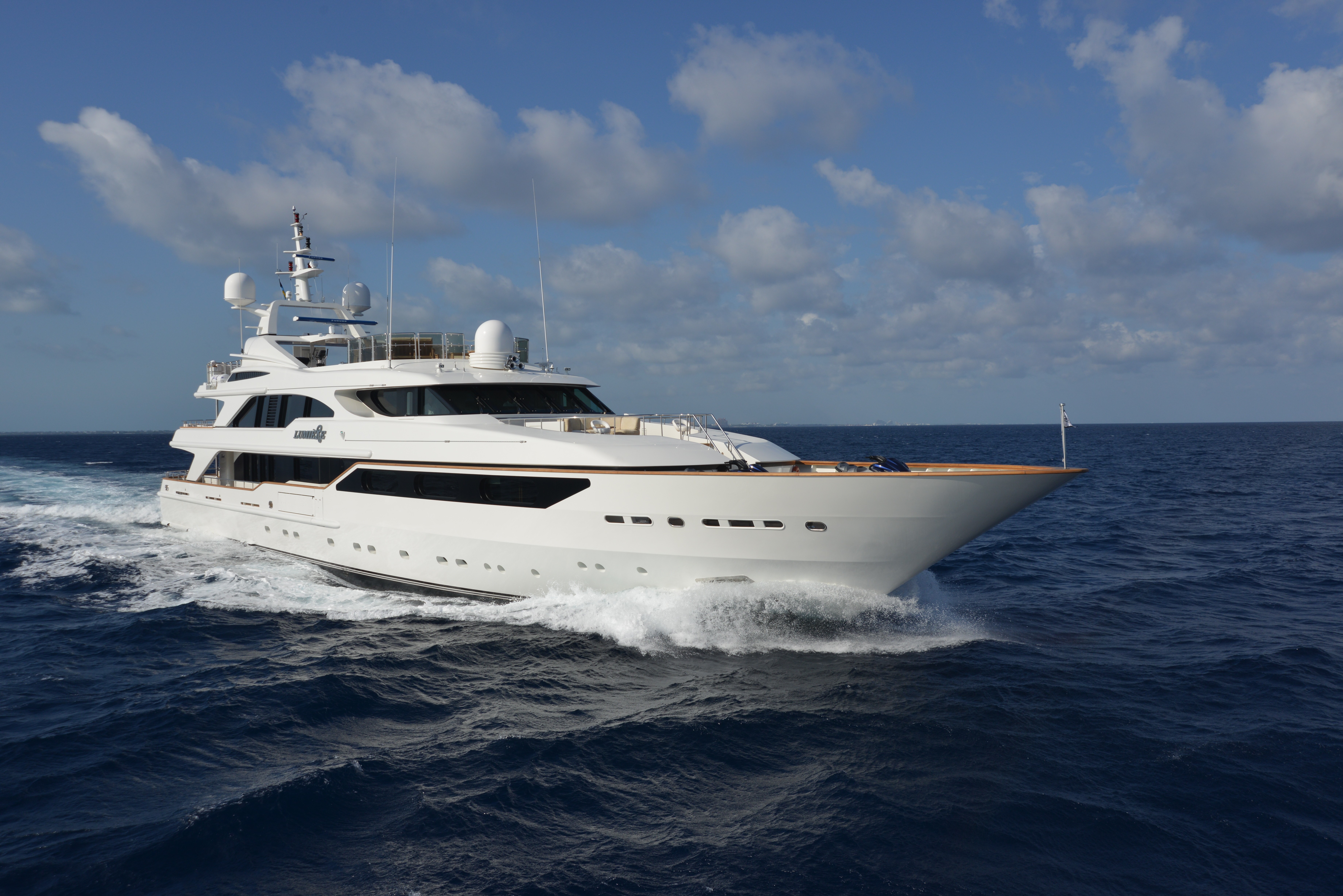 [50m-Yacht-LUMIERE]-1034-63.jpg