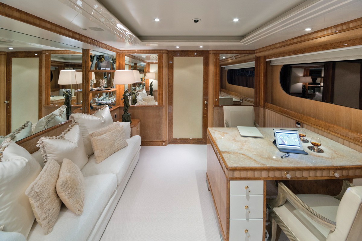 [50m-Yacht-LUMIERE]-1034-91.jpg