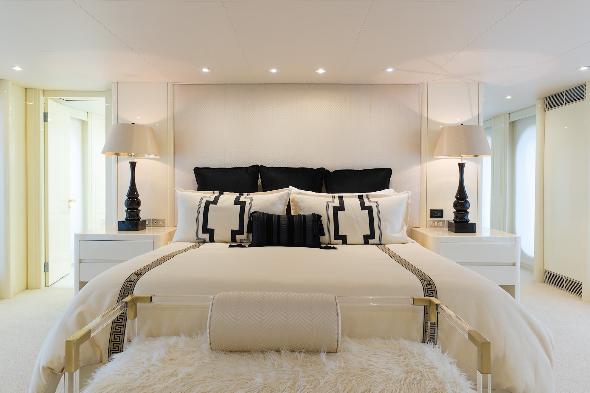 [50m-Yacht-SHES-A-10]-1471-180.jpg