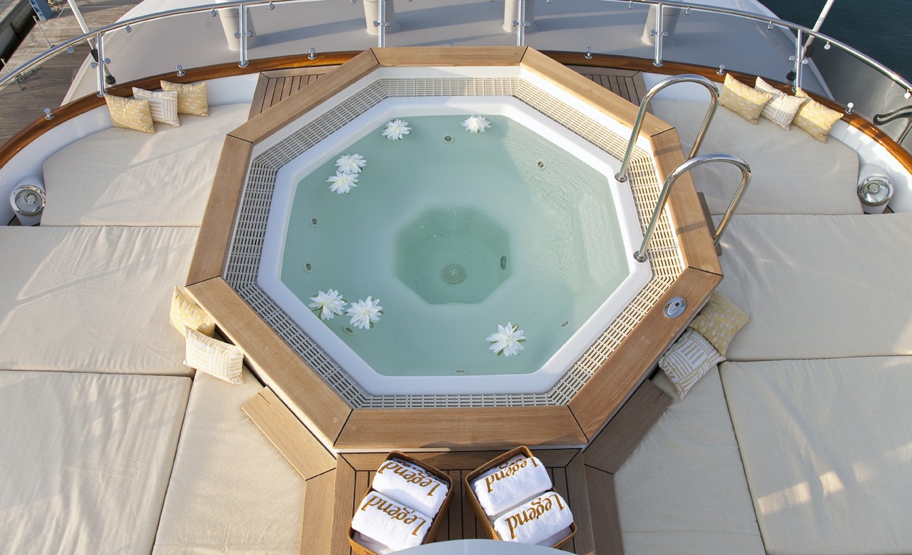 [51m-Yacht-LEGEND]-1350-134.jpg