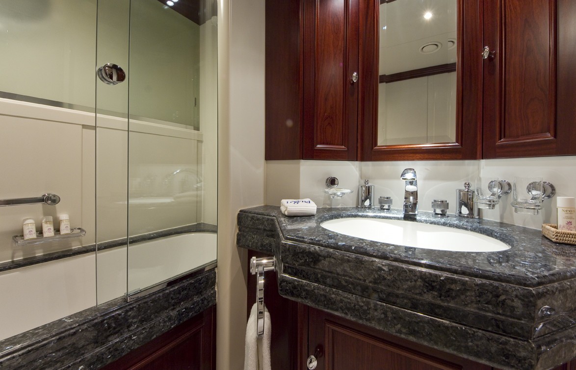 [51m-Yacht-LEGEND]-1350-36.jpg