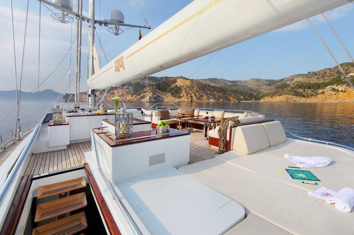 [51m-Yacht-PRANA]-1409-170.jpg