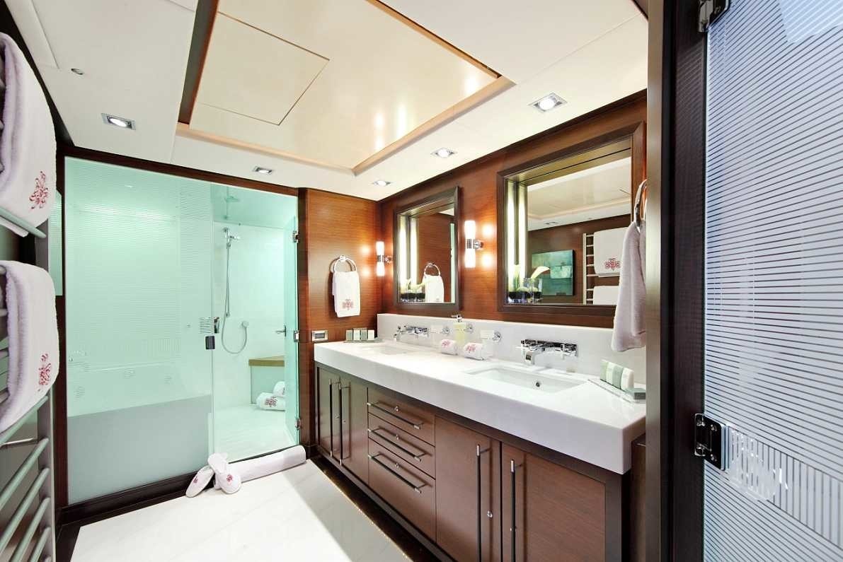 [51m-Yacht-PRANA]-1409-201.jpg
